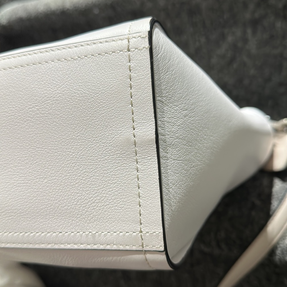 Leather Riley Coach tote bag. - Picture 10 of 17